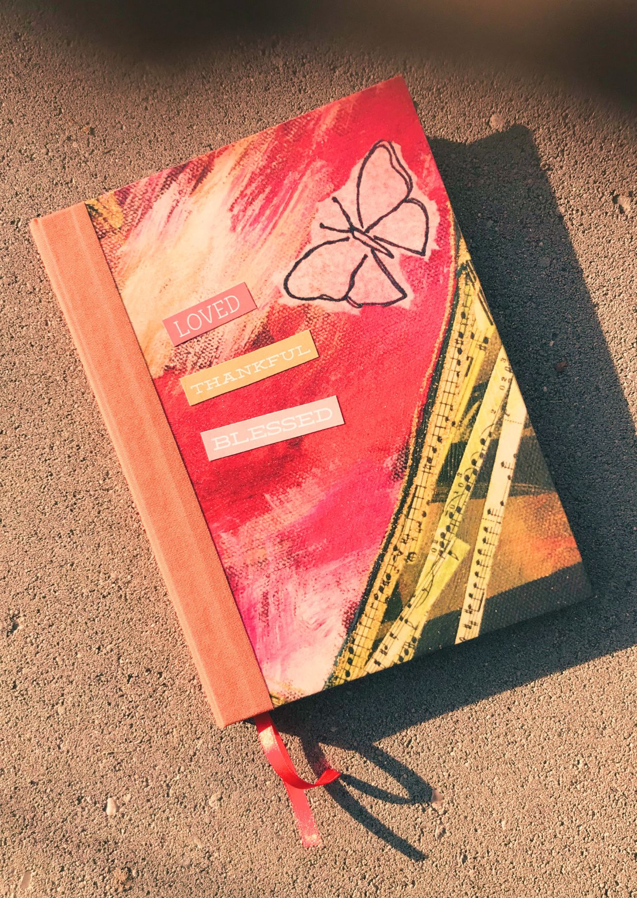 Selbstreflexion im selbst gebundenen Buch Selbstreflexion im selbst gebundenen Buch